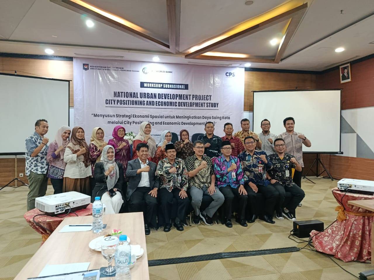 Workshop Penyusunan Strategi Ekonomi Spasial untuk Peningkatan Daya Saing Kabupaten Mempawah - City Positioning & Economic Development (CPS) Kemendagri - NUDP
