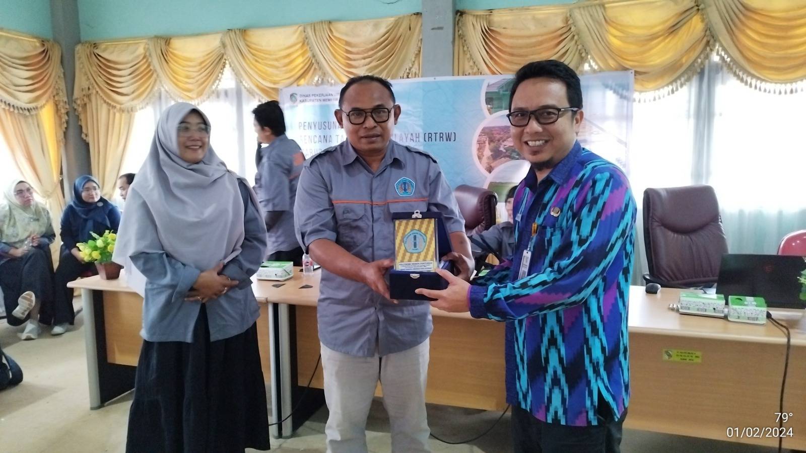 Kunjungan Belajar Lapangan Mahasiswa Jurusan Arsitektur Politeknik Negeri Pontianak